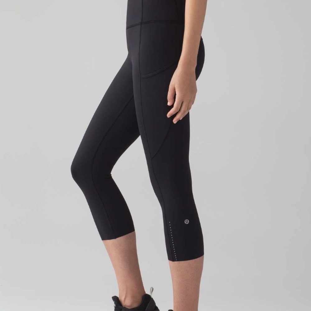 Lululemon Fast and Free black crop leggings tights EUC size 4